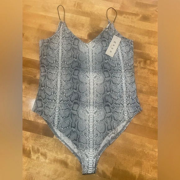 GAZE Spaghetti Strap Grey Snakeskin Bodysuit Size Large NWT - Picture 12 of 14